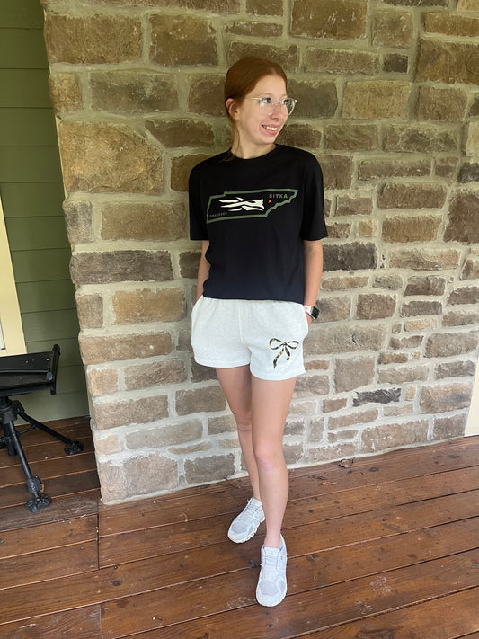 CAMO BOW SWEATSHORTS