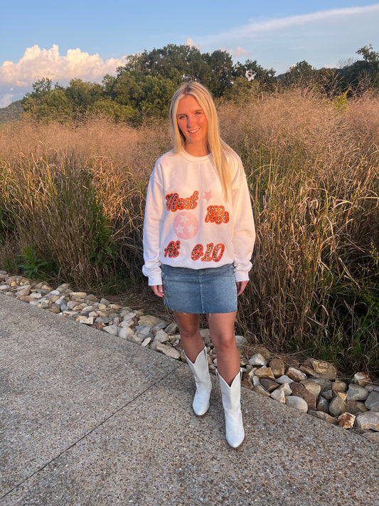 MEET ME AT G10 CREWNECK