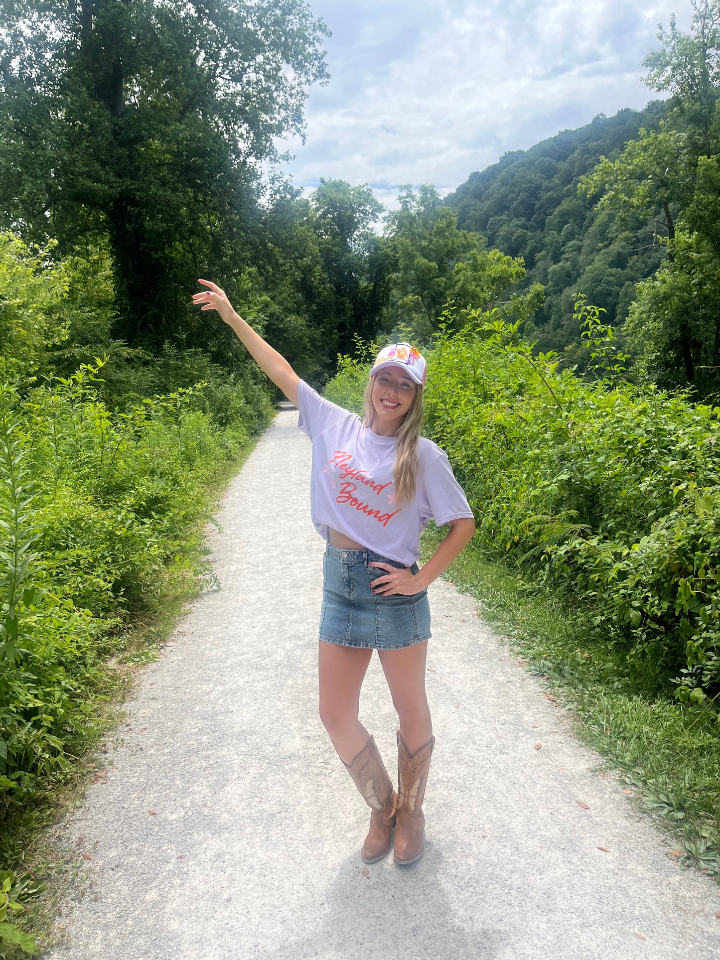 NEYLAND BOUND LAVENDER TEE